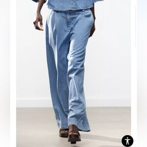 Zara Z1975 High Waisted Wide Leg Jeans with Pleats Light Blue Darted Denim 4/W26
